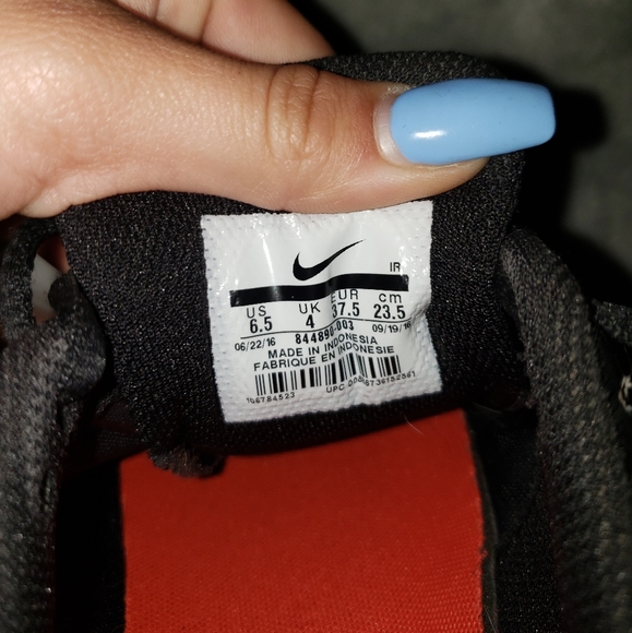 Nike Airs - Picture 3 of 3